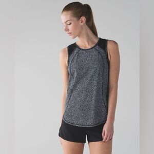 81 -Lululemon Sculpt Tank
Freckle Flower Black White / Black- size 6